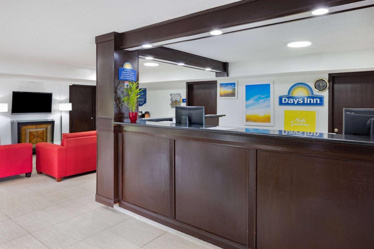 Days Inn By Wyndham Pensacola I-10 Ferry Pass Exteriör bild