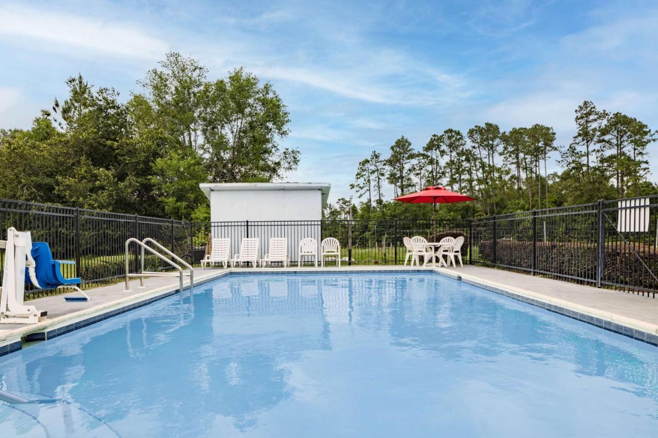 Days Inn By Wyndham Pensacola I-10 Ferry Pass Exteriör bild