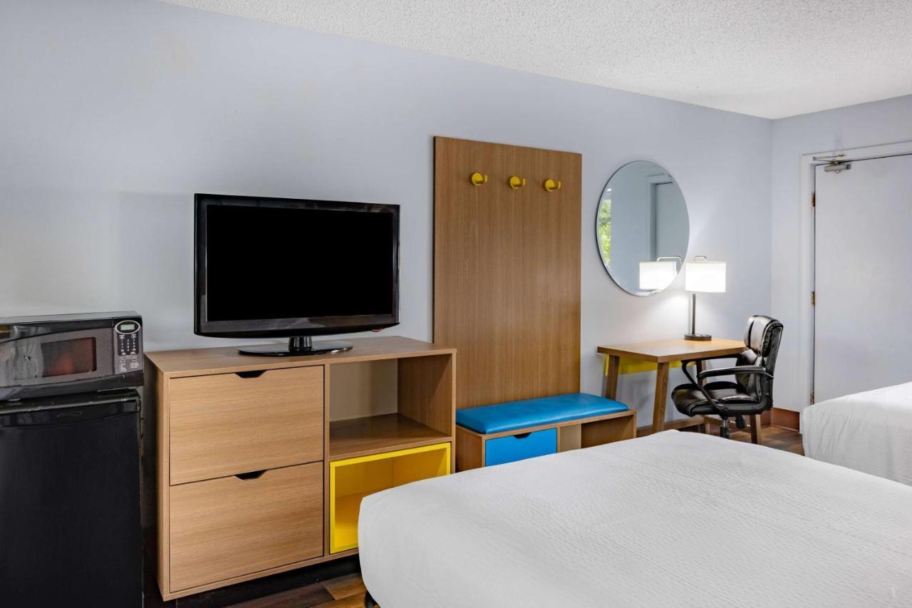 Days Inn By Wyndham Pensacola I-10 Ferry Pass Exteriör bild