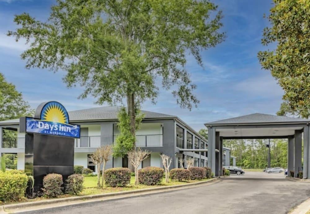 Days Inn By Wyndham Pensacola I-10 Ferry Pass Exteriör bild