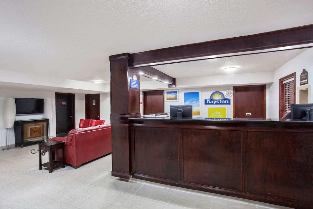 Days Inn By Wyndham Pensacola I-10 Ferry Pass Exteriör bild