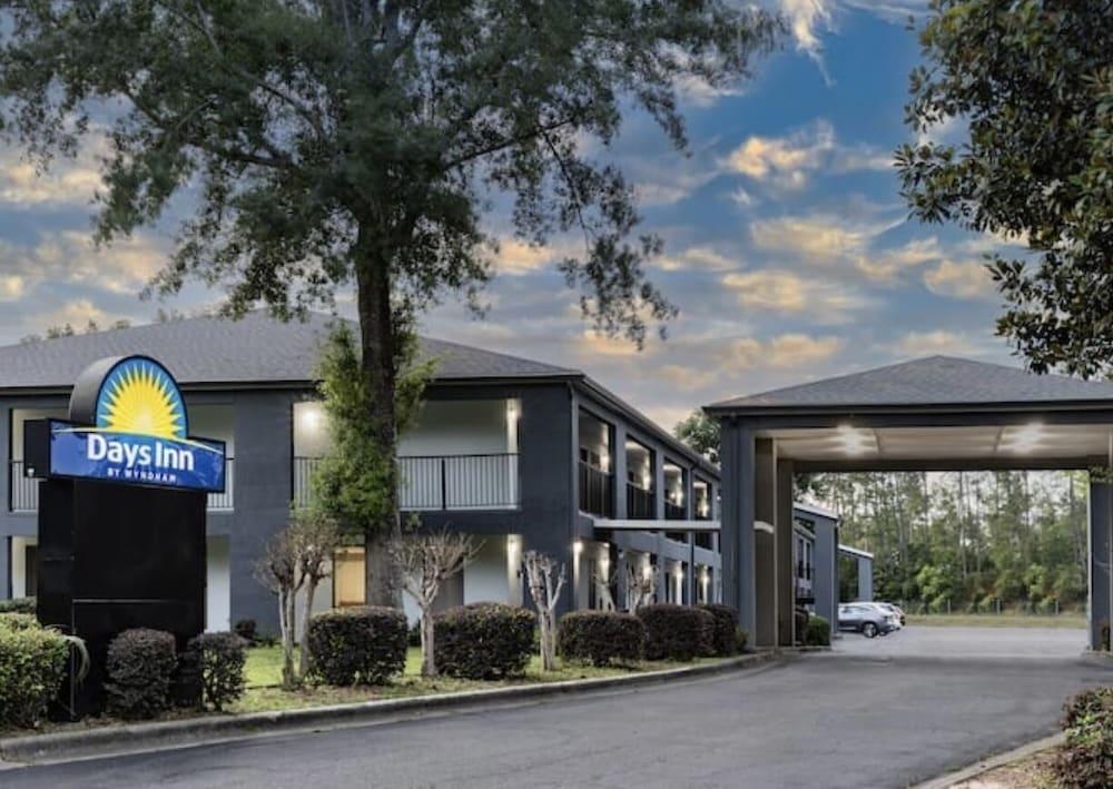 Days Inn By Wyndham Pensacola I-10 Ferry Pass Exteriör bild