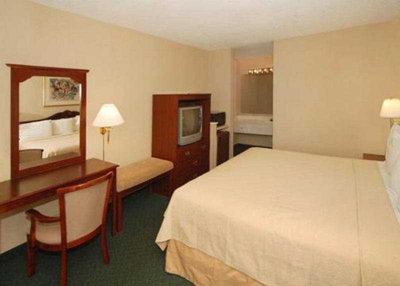 Days Inn By Wyndham Pensacola I-10 Ferry Pass Exteriör bild